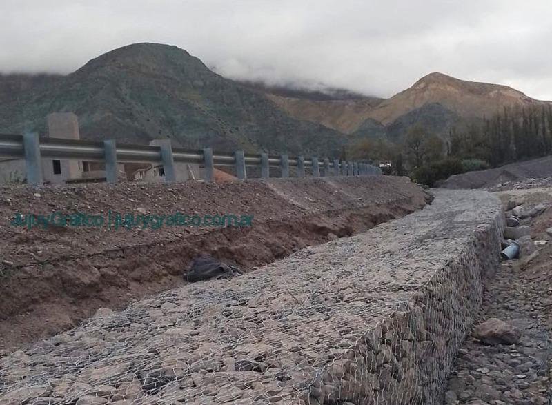 Avanzan en Purmamarca obras en el río y en la Quebrada Chalala 6 Avanzan en Purmamarca obras en el río y en la quebrada Chalala 4