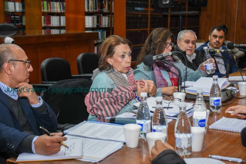 Constituyente: Docentes privados brindaron sus aportes para la reforma 3 Constituyente Docentes privados brindaron sus aportes para la reforma 4