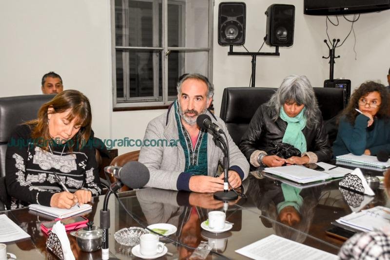 Constituyente: La Comisión de Educación recibió a los gremios docentes 3 Constituyente La Comisión de Educación recibió a los gremios docentes 4