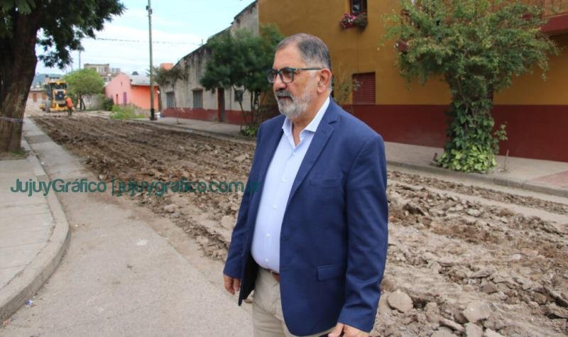 Pavimentación en el barrio Hipólito Yrigoyen 2 Pavimentación en el barrio Hipólito Yrigoyen 3