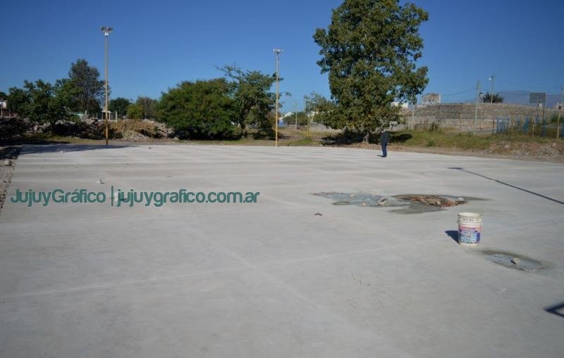 Avanzan pavimentos y parque urbano en el Barrio Tupac Amaru 2