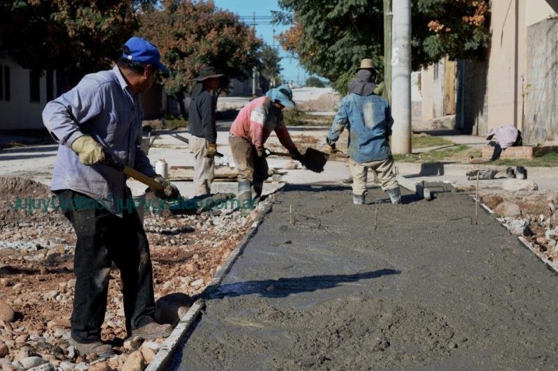 Avanzan pavimentos y parque urbano en el Barrio Tupac Amaru 3