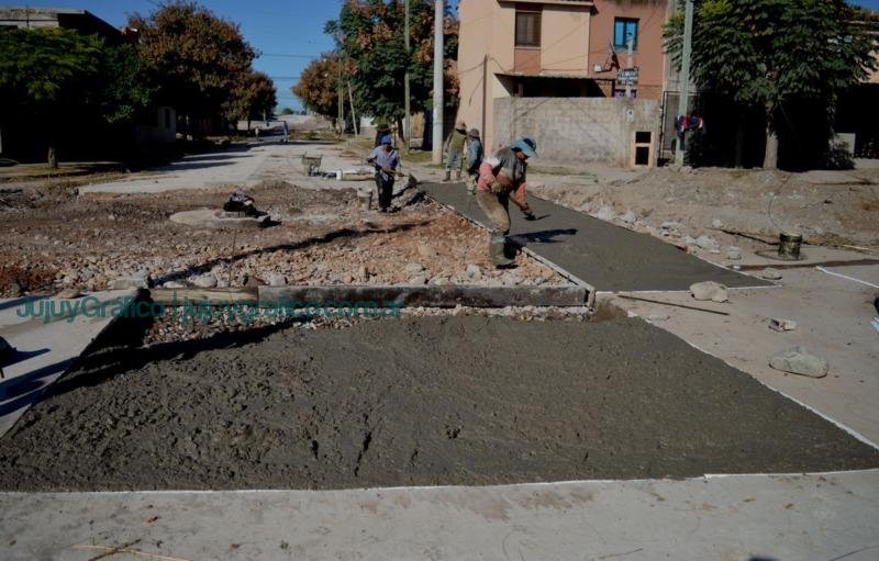 Avanzan pavimentos y parque urbano en el Barrio Tupac Amaru 4
