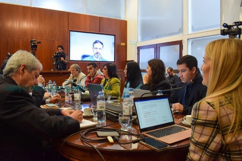 Comisión de Sistema Económico y Financiero debatió artículos sobre financiamiento del Estado 1 Comisión de Sistema Económico y Financiero debatió artículos sobre financiamiento del Estado 6