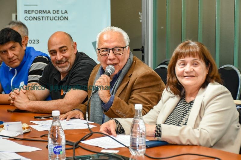 Constituyente: Proponen incorporar el derecho al diálogo social tripartito 4 Constituyente Proponen incorporar el derecho al diálogo social tripartito 1