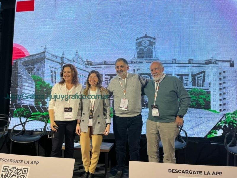 El intendente “Chuli” Jorge presentó la experiencia del primer ascensor urbano en el Smart City 10 El intendente “Chuli” Jorge presentó la experiencia del primer ascensor urbano en el Smart City 2