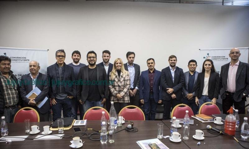 Incorporar la Economía del Conocimiento a la Constitución es “súper revolucionario”, sostuvo ejecutivo de Mercado Libre 1 Incorporar la Economía del Conocimiento a la Constitución es “súper revolucionario”, sostuvo ejecutivo de Mercado Libre 7