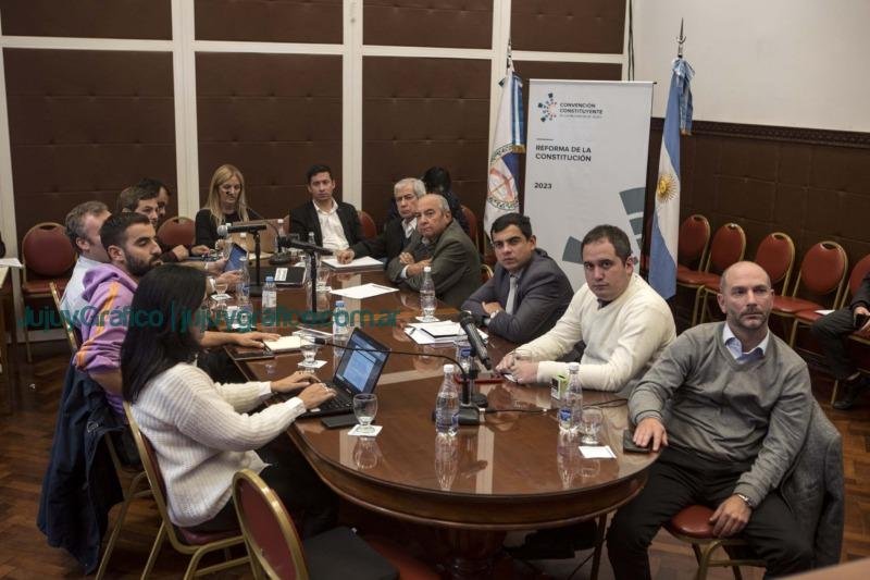 La Comisión de Sistema Económico recibió a los más destacados especialistas en Derecho del Consumidor 3 La Comisión de Sistema Económico recibió a los más destacados especialistas en Derecho del Consumidor 2