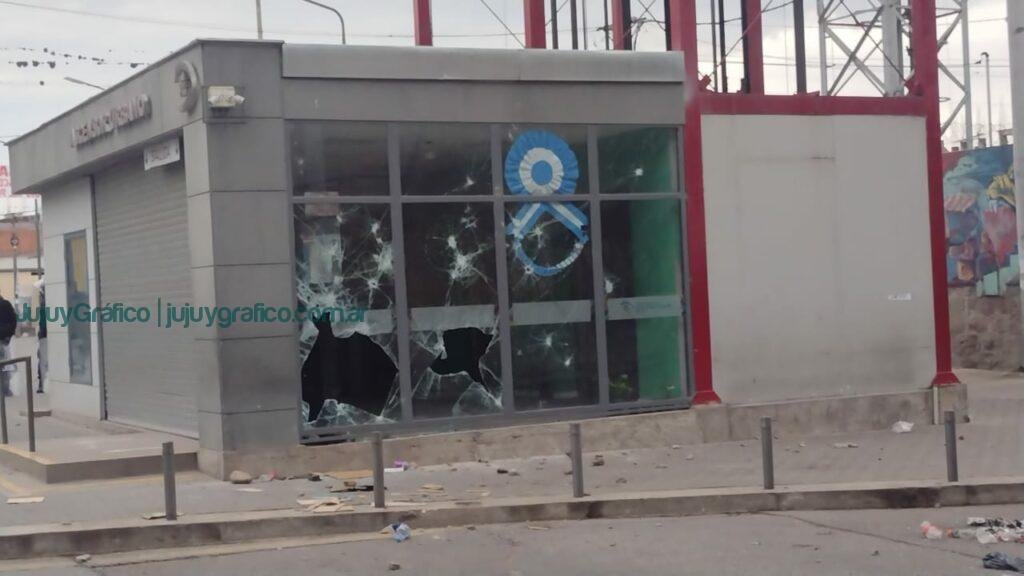Municipalidad de San Salvador de Jujuy repudió el vandalismo en el mobiliario urbano 1