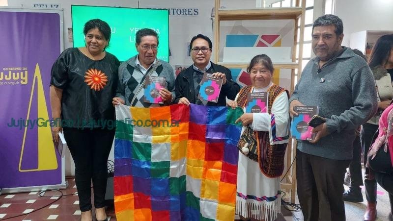 Presentaron el Diccionario Oficial Español-Quechua 1 Presentaron el Diccionario Oficial Español Quechua 2