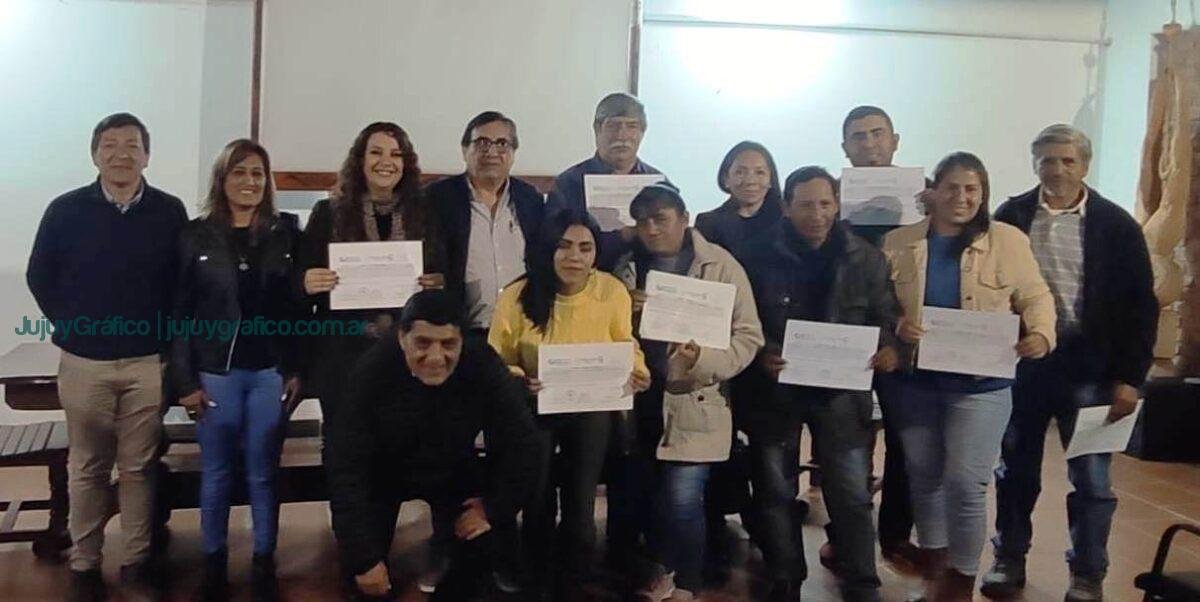 Economía Popular: Se entregaron 10 certificados en Proceso Formativo Bovino en El Carmen 7 Economía Popular Se entregaron certificados en Proceso Formativo Bovino en El Carmen 2