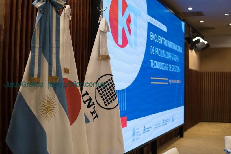 Encenario y banderas La filosofía Kaizen que ayudó a más de 100 PyMEs a mejorar su productividad, devela 5 consejos claves para poder aplicarla Encenario y banderas