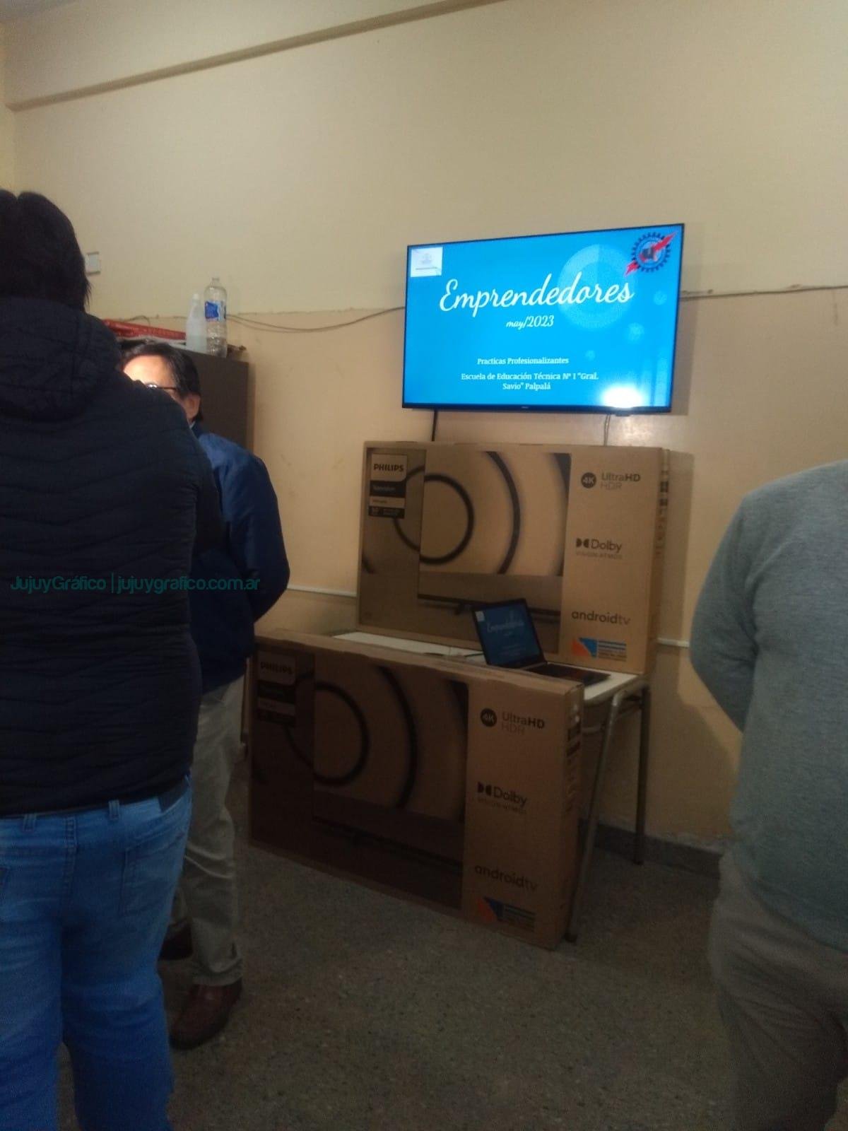 La Secretaría de Economía Popular entregó equipamiento a la Técnica Nº1 de Palpalá 2 La Secretaría de Economía Popular entregó equipamiento a la Técnica Nº1 de Palpalá 2