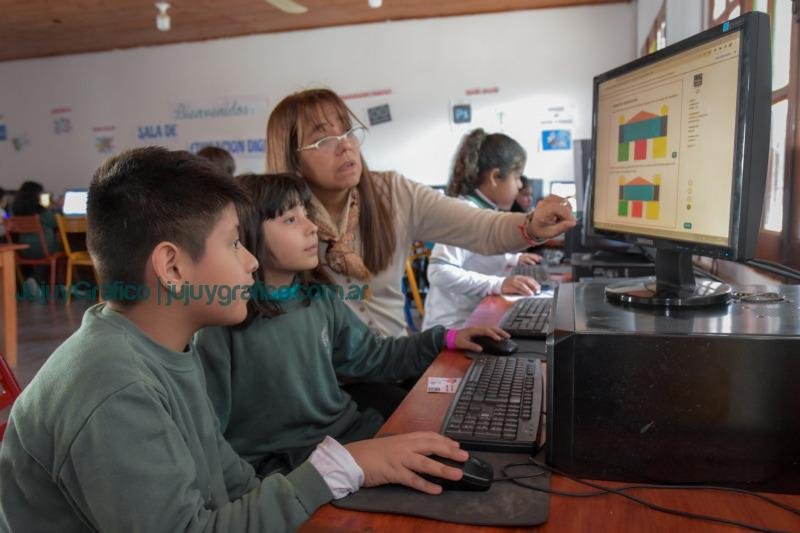 Ledesma acompaña la educación con programas innovadores, Matepractic y Aprendo Leyendo 2