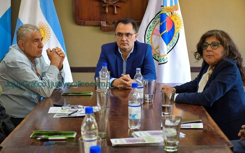 Proyecto de Extensión Universitaria para el Cuidado del Arbolado, un Compromiso de Jujuy con el Medio Ambiente 2 Proyecto de Extensión Universitaria para el Cuidado del Arbolado, un Compromiso de Jujuy con el Medio Ambiente 2