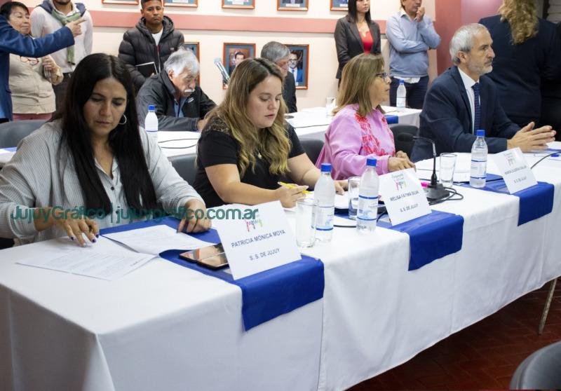2ª Sesión Plenaria del Parlamento del Gran Jujuy Avances, declaraciones y perspectivas 2 2ª Sesión Plenaria del Parlamento del Gran Jujuy Avances, declaraciones y perspectivas 2