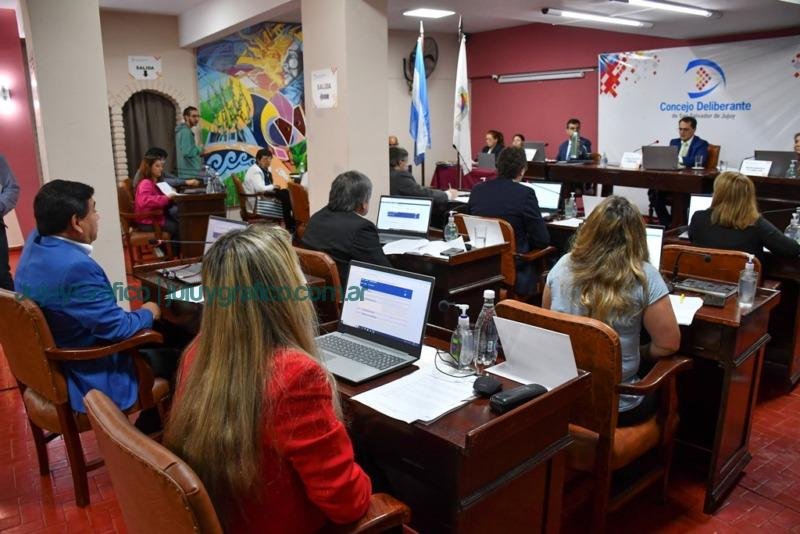 Regalo de Navidad: El Concejo Deliberante de San Salvador aprobó el aumento mensualizado de los colectivos 1 El Concejo Deliberante de San Salvador aprobó el aumento mensualizado de los colectivos 1
