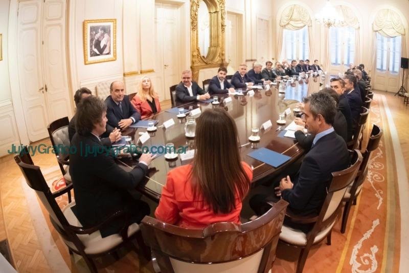 Javier Milei con gobernadores Negociaciones sobre impuestos y apoyo a reformas económicas 2 Javier Milei con gobernadores Negociaciones sobre impuestos y apoyo a reformas económicas 2
