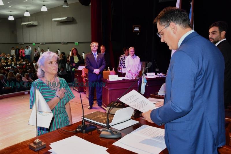 Renovación en el Concejo Deliberante de San Salvador de Jujuy Jura Virginia Llapur Renovación en el Concejo Deliberante de San Salvador de Jujuy Jura Virginia Llapur