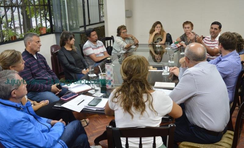 Autoridades y productores avícolas buscan soluciones ante cortes de energía en zonas productivas 2
