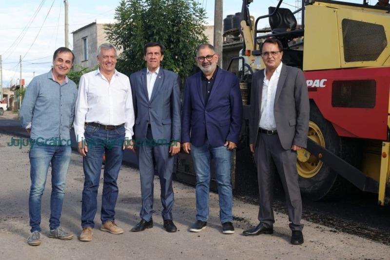 Avanza la transformación vial en Alto Comedero: Recorrido del intendente y el gobernador por la obra de la Avenida Pachamama 1 Avanza la transformación vial en Alto Comedero, Recorrido del intendente y el gobernador por la obra de la Avenida Pachamama 6