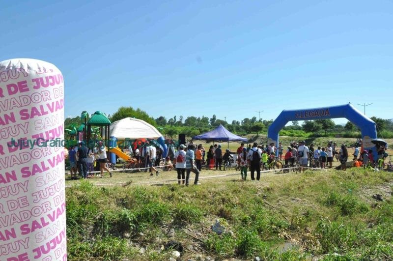 Éxito deportivo en Alto Comedero, Competencia recreativa de Mountain Bike reúne a más de 250 niños y jóvenes 5 Éxito deportivo en Alto Comedero, Competencia recreativa de Mountain Bike reúne a más de 250 niños y jóvenes 5