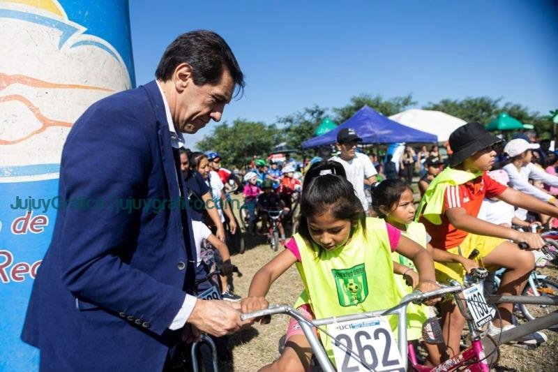 Éxito deportivo en Alto Comedero, Competencia recreativa de Mountain Bike reúne a más de 250 niños y jóvenes 7 Éxito deportivo en Alto Comedero, Competencia recreativa de Mountain Bike reúne a más de 250 niños y jóvenes 7
