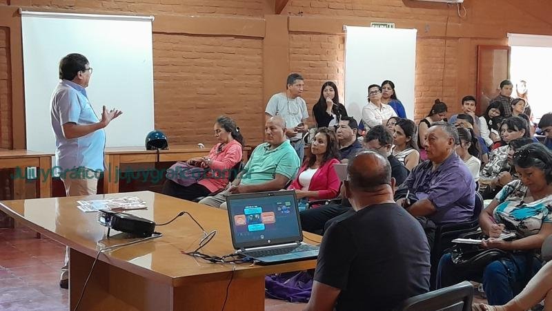 Rubén Daza sobre la Economía Popular. Necesitamos un enfoque sensible y estratégico que promueva el crecimiento sostenible en Jujuy Rubén Daza sobre la Economía Popular. Necesitamos un enfoque sensible y estratégico que promueva el crecimiento sostenible en Jujuy