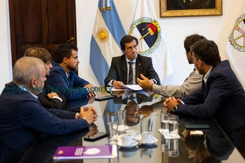 Gobernador Sadir firma convenio con Fundación Llika para promover el desarrollo sostenible