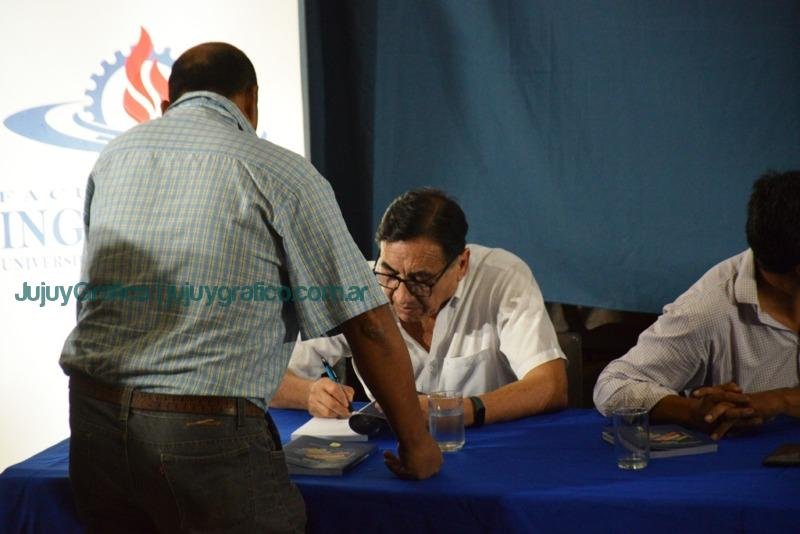 Se presentó en la UNJu el libro "Economía de los Vínculos" de Rubén Daza: Un manual para entender el presente y vislumbrar el futuro 2 Se presentó en la UNJu el libro Economía de los Vínculos de Rubén Daza. Un manual para entender el presente y vislumbrar el futuro 2