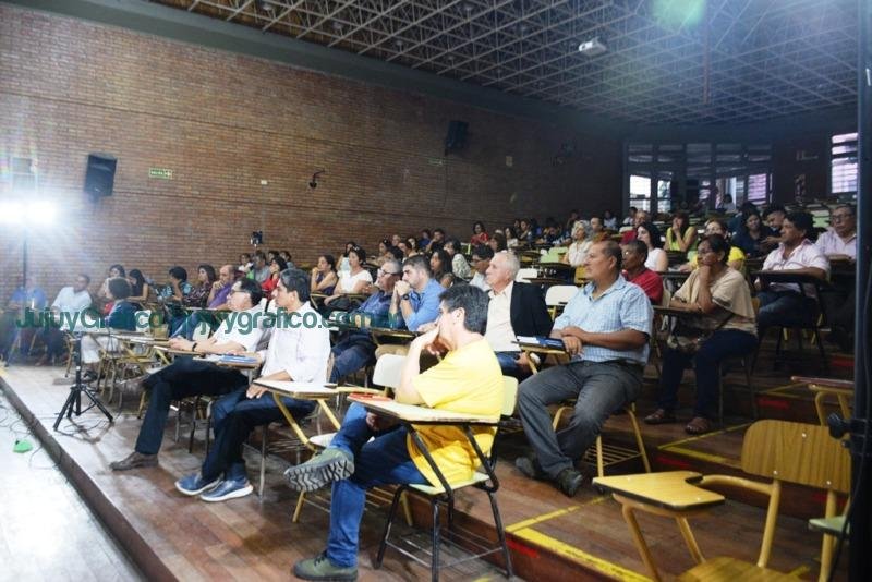 Se presentó en la UNJu el libro Economía de los Vínculos de Rubén Daza. Un manual para entender el presente y vislumbrar el futuro 3