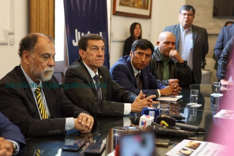 Gobernador Sadir lidera lanzamiento de capacitación en maquinaria pesada en San Pedro y Libertador Gral. San Martín 1