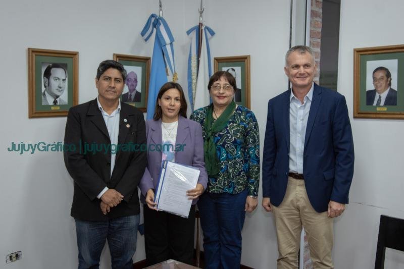 Ledesma y UNJu firman acuerdo para Diplomatura en Habilidades Digitales 3 Ledesma y UNJu firman acuerdo para Diplomatura en Habilidades Digitales