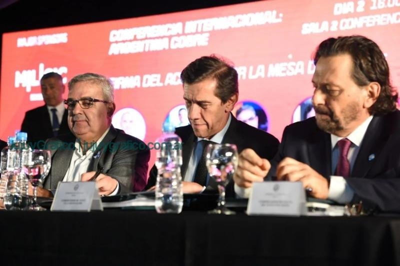 Gobernadores firman la Mesa del Cobre para impulsar la Minería Sustentable 3