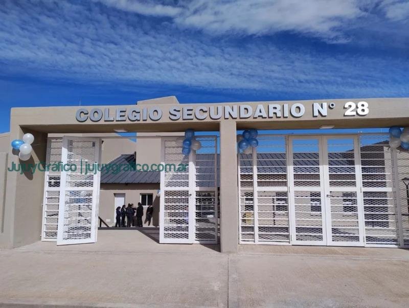 Inauguración del nuevo edificio del Colegio Secundario N°28 de Tres Cruces 1 Inauguración del nuevo edificio del Colegio Secundario N°28 de Tres Cruces 4