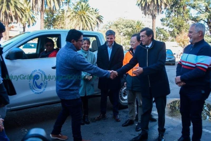Mineras EXAR y COOKINS donan una camioneta al Hospital de Susques 3 Mineras EXAR y COOKINS donan una camioneta al Hospital de Susques 3
