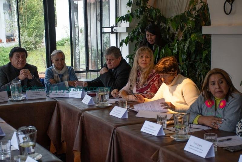 Sesión Plenaria del Parlamento del Gran Jujuy. Compromiso y Cooperación Interjurisdiccional 5 Sesión Plenaria del Parlamento del Gran Jujuy. Compromiso y Cooperación Interjurisdiccional 5