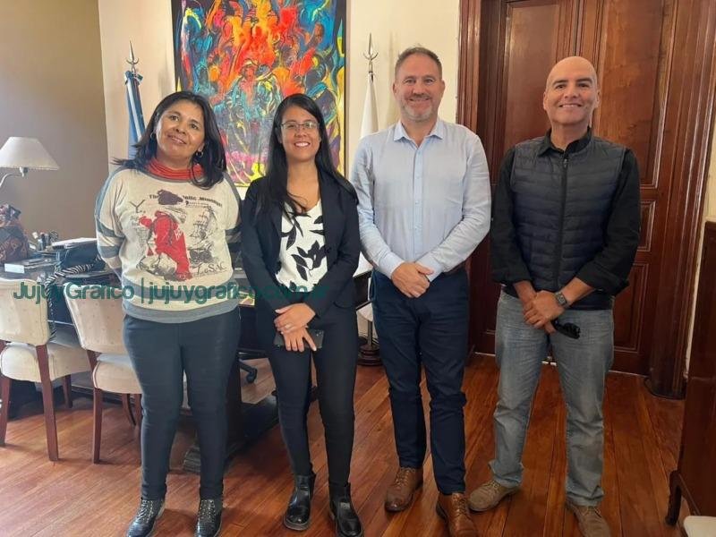 Valdecantos recibe a la Asociación de Guías de Turismo: Impulso a la Ley de Guías de Turismo de 2023 1 Valdecantos recibe a la Asociación de Guías de Turismo, Impulso a la Ley de Guías de Turismo de 2023