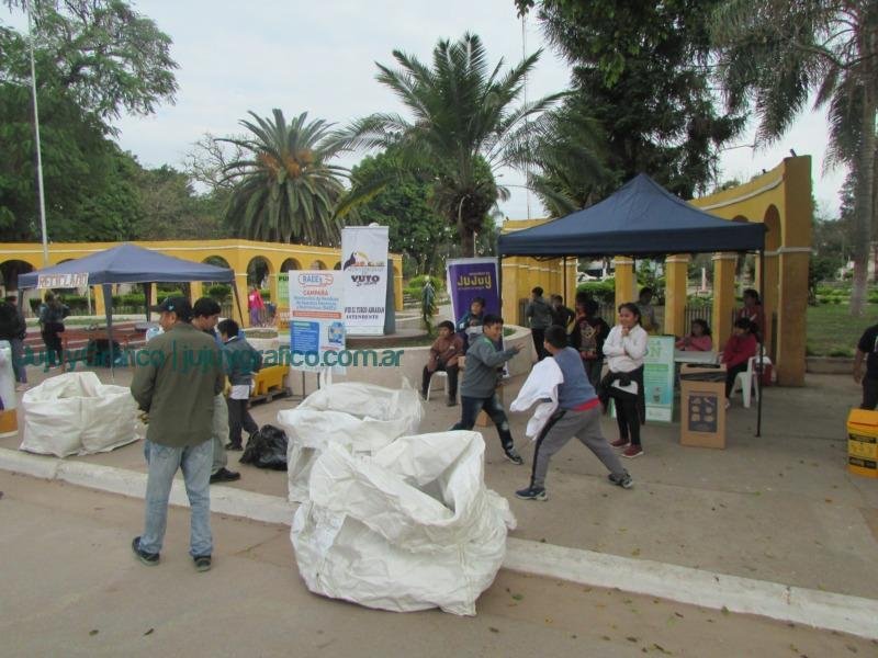 Entrevista a Jesica Flores, Secretaria de Ambiente de Yuto sobre reciclado y sus avances 4 Entrevista a Jesica Flores, Secretaria de Ambiente de Yuto sobre los desafíos y avances en reciclado los desafíos y avances en reciclado 3