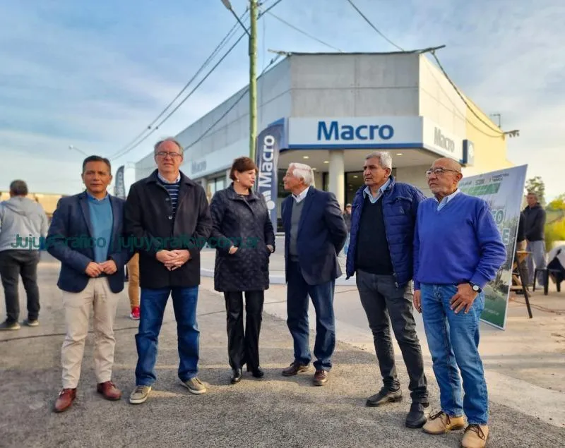 Perico Presentaron el 1° pavimento con material reciclado de Jujuy 3 Perico Presentaron el 1° pavimento con material reciclado de Jujuy 3