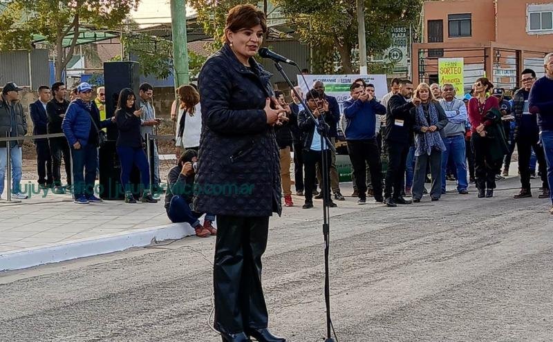 Perico Presentaron el 1° pavimento con material reciclado de Jujuy 4 Perico Presentaron el 1° pavimento con material reciclado de Jujuy 4