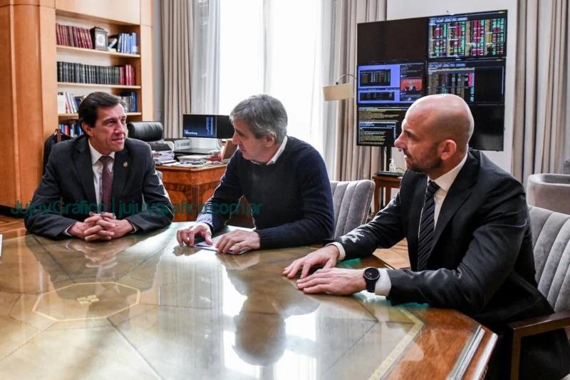 Reunión clave entre Carlos Sadir y Luis Caputo. Proyectos de Infraestructura y Deuda Provincial