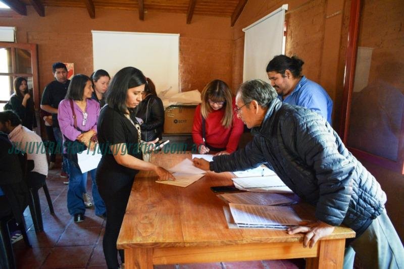 Entrega de microcréditos en Jujuy: Impulso para emprendedores tras procesos formativos 12 Entrega de microcréditos en Jujuy. Impulso para emprendedores tras procesos formativos w16