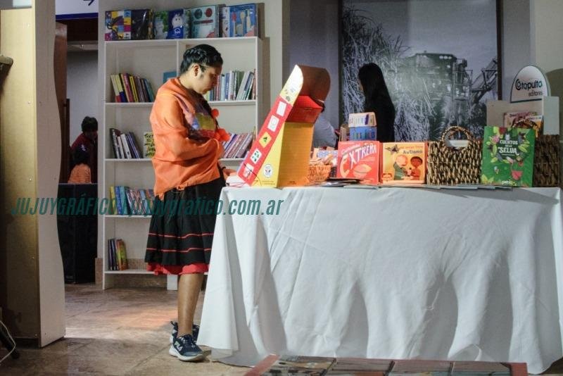 FDL Jujuy 2024 20ª Edición de la Feria del Libro Jujuy. éxito cultural que atrajo a más de 60.000 personas 14