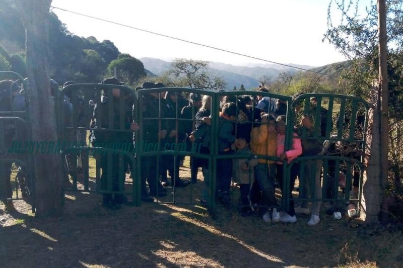 Familia Colqui Canchi desalojada en Yala: Irregularidades y lucha por tierra 1 Familia Colqui Canchi desalojada en Yala, Irregularidades y lucha por tierra 1