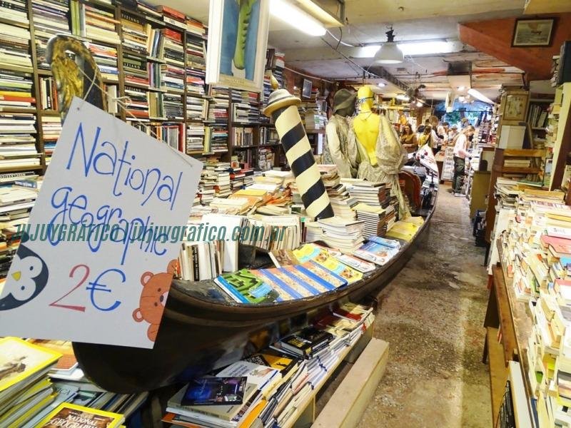 Librería Acqua Alta, Venecia, Italia 2 Booking.com pone el señalador sobre 5 librerías del mundo por el Día del Amante de los Libros Librería Acqua Alta, Venecia, Italia 2 Booking.com pone el señalador sobre 5 librerías del mundo por el Día del Amante de los Libros
