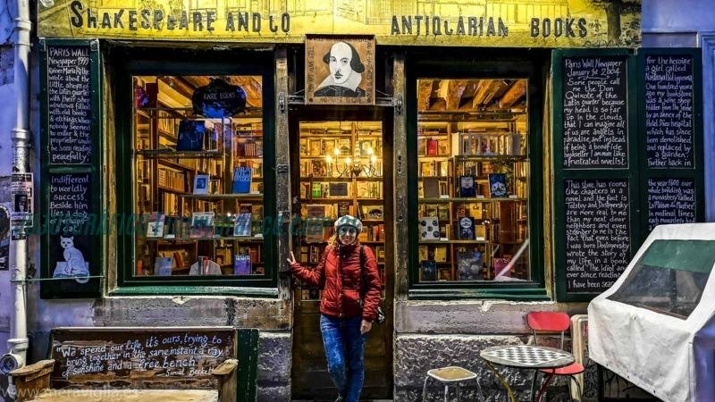 Shakespeare & Company, París, Francia Booking.com pone el señalador sobre 5 librerías del mundo por el Día del Amante de los Libros Shakespeare & Company, París, Francia Booking.com pone el señalador sobre 5 librerías del mundo por el Día del Amante de los Libros