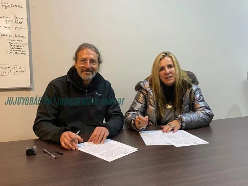 presidente de GIRSU Jujuy S.E., Leandro Álvarez, y la gerente de Terramaq SRL, Alejandra García DávilaEl negocio con la basura del gobernador Sadir, la Terramaq de su mujer y la tasa GIRSU en Jujuy 02 presidente de GIRSU Jujuy S.E., Leandro Álvarez, y la gerente de Terramaq SRL, Alejandra García DávilaEl negocio con la basura del gobernador Sadir, la Terramaq de su mujer y la tasa GIRSU en Jujuy 02