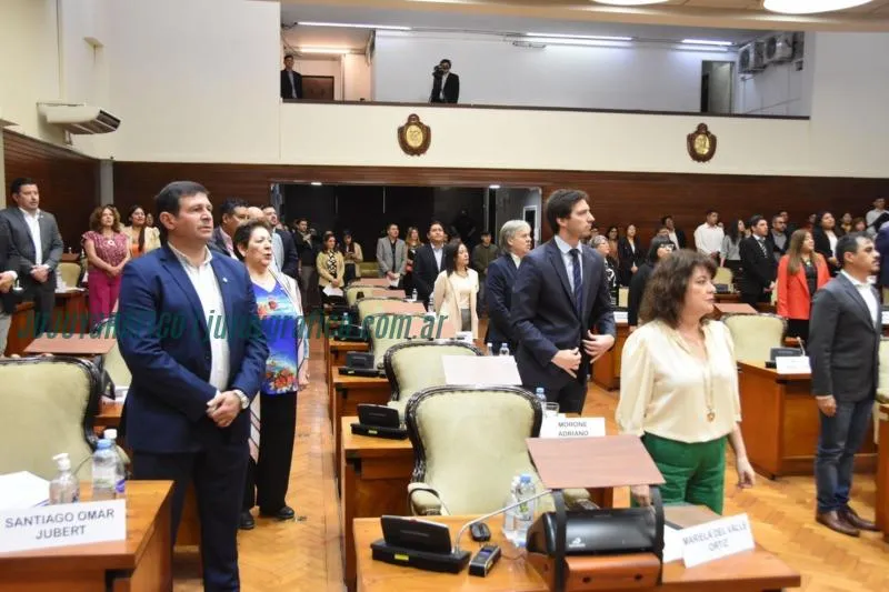 La Legislatura reglamentó el cobro del Sistema Provincial de Seguros de Salud para Extranjeros 4 La Legislatura reglamentó el cobro del Sistema Provincial de Seguros de Salud para Extranjeros 4