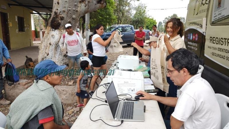 El RENATRE registra a 300 trabajadores en la zona tabacalera de Jujuy 1 El RENATRE registra a 300 trabajadores en la zona tabacalera de Jujuy 1